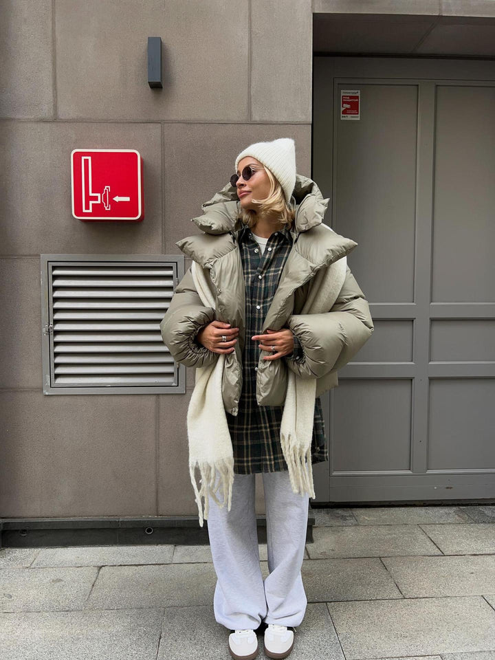 Kurze Daunenjacke mit Oversize-Kragen Damen Roberta – Bild 8