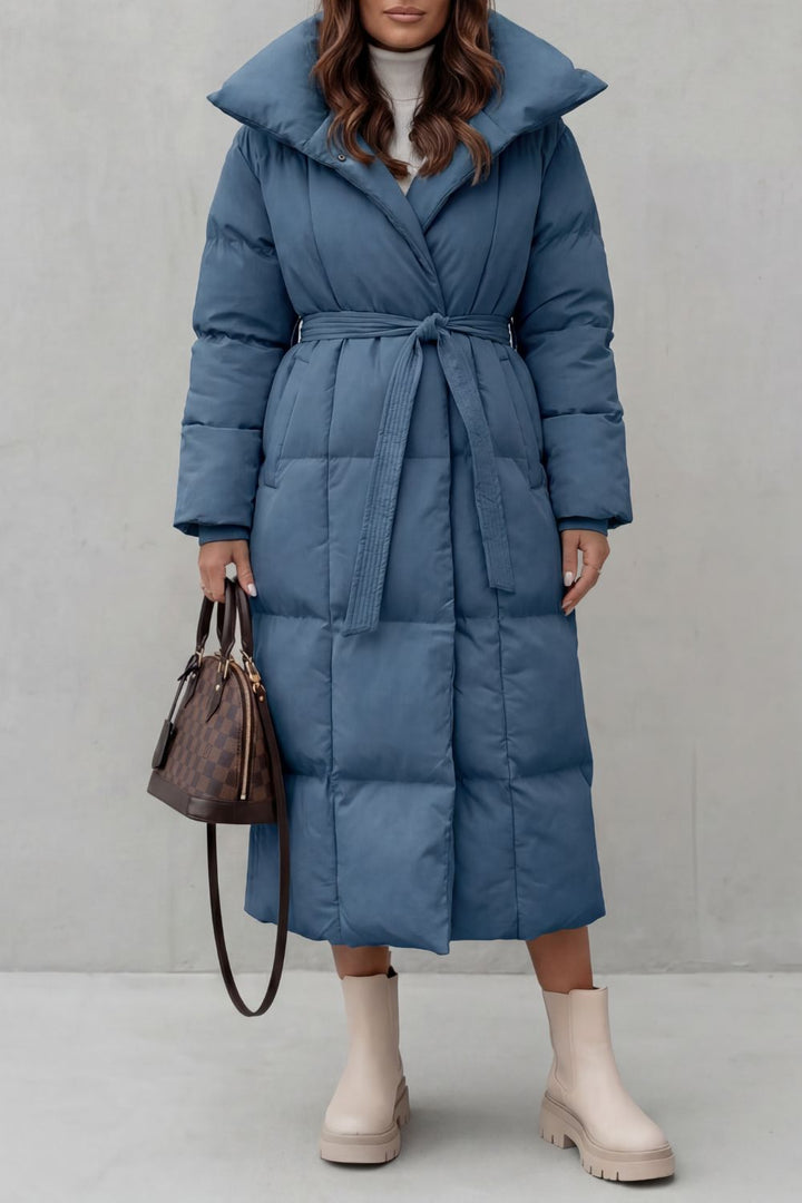 Langer Daunenmantel mit Gürtel Damen Azzurra – Bild 5