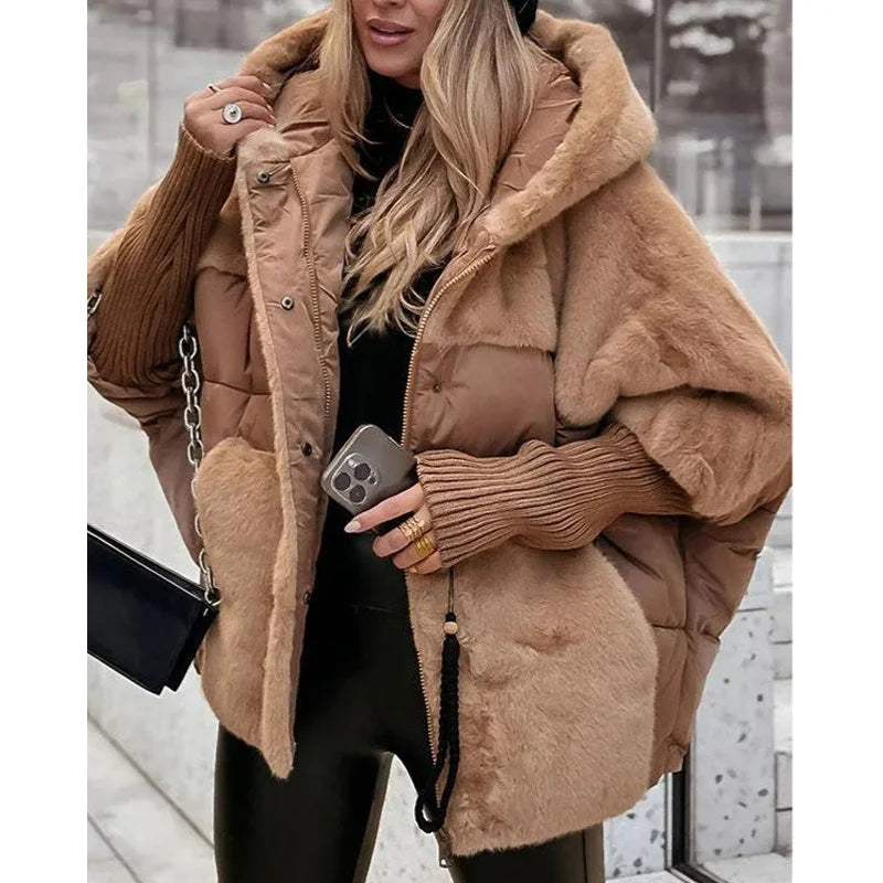 Daunenjacke mit Einsätzen aus Kunstfell Aurelia Schwarz – Weiss Modehaus