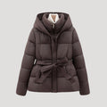 Daunenjacke mit Kapuze und Gürtel Damen Bianca Braun – Weiss Modehaus