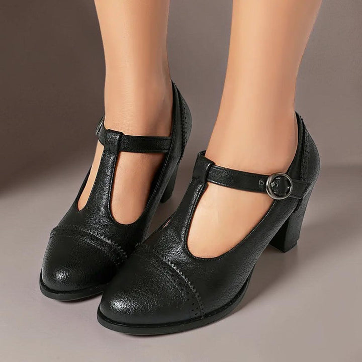 Absatzschuhe mit Lochmuster und Riemen Eline Braun – Weiss Modehaus
