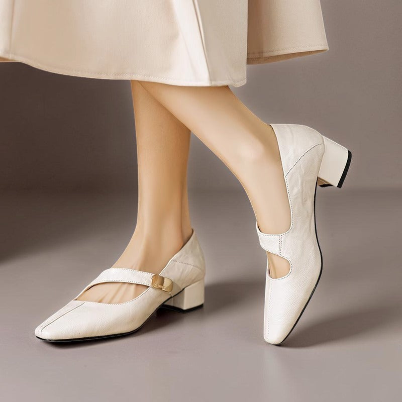 Mary Janes mit eckiger Spitze und goldenem Zierband Damen Nienke – Bild 2