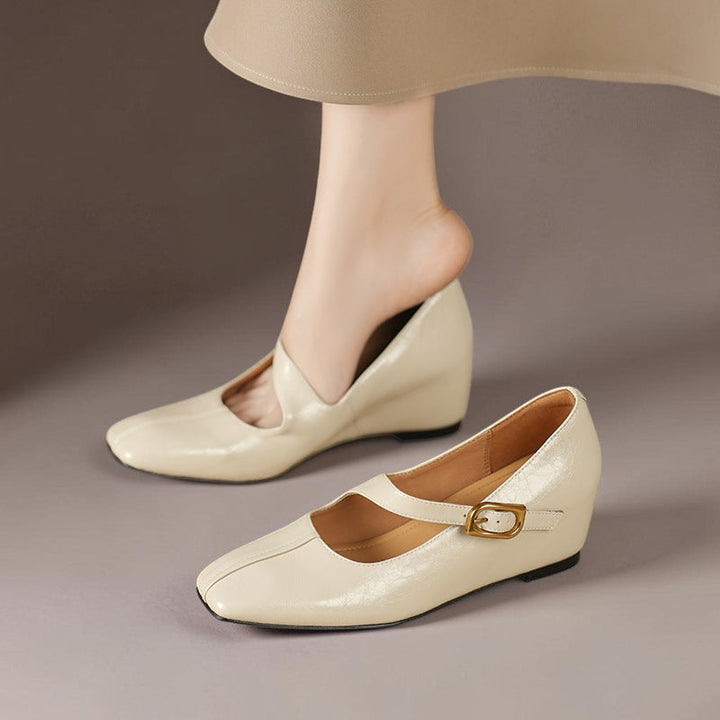 Leder-Mary-Janes mit eckiger Spitze Tess Creme – Weiss Modehaus